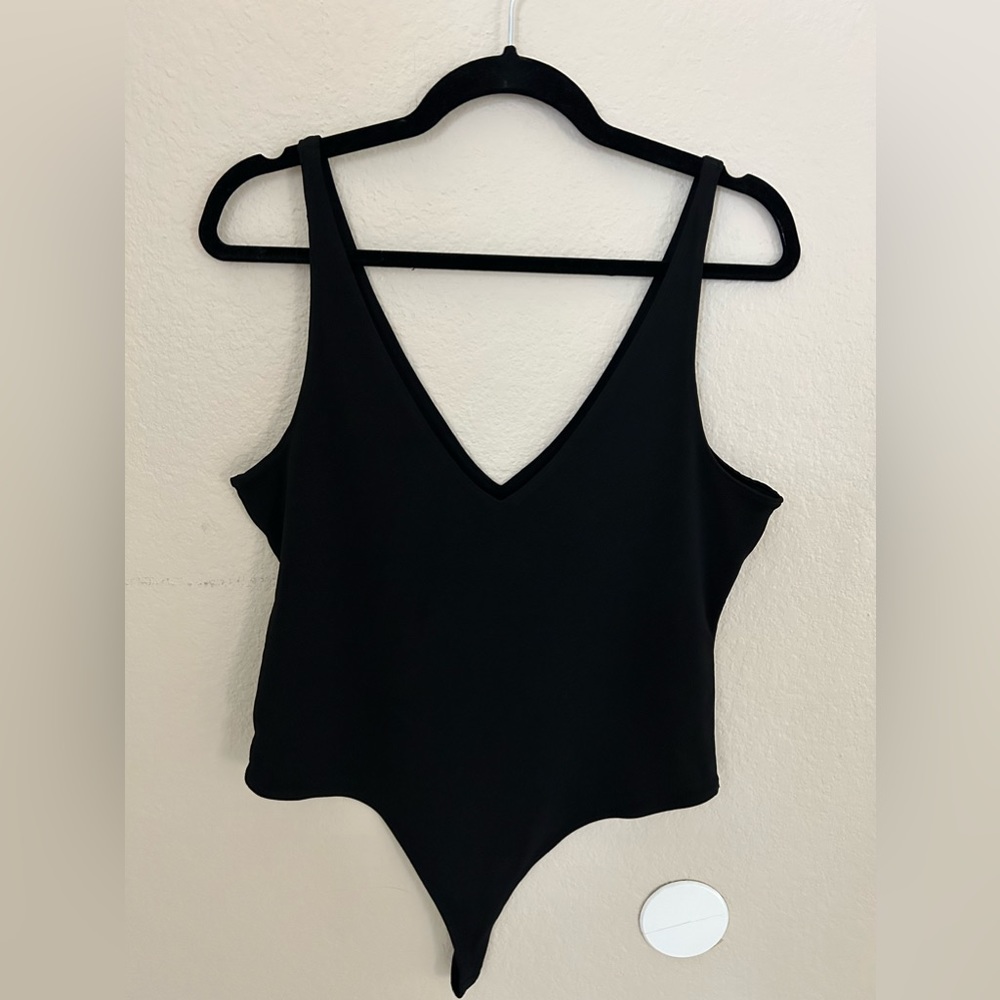 LEITH double V sleeveless thong bodysuit - size Large